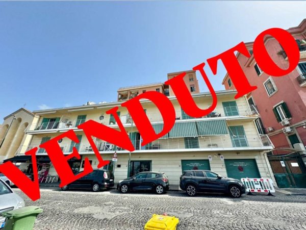 appartamento in vendita a Napoli in zona Bagnoli