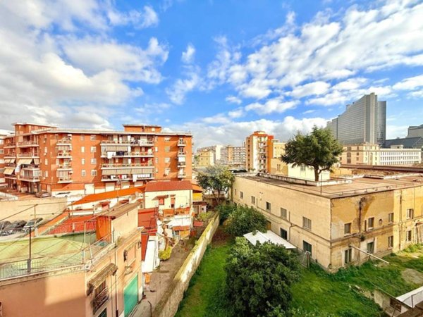 appartamento in vendita a Napoli in zona Poggioreale