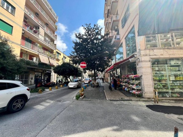 appartamento in vendita a Napoli in zona Fuorigrotta