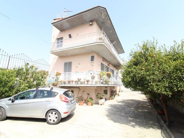 casa indipendente in vendita a Napoli in zona Chiaiano