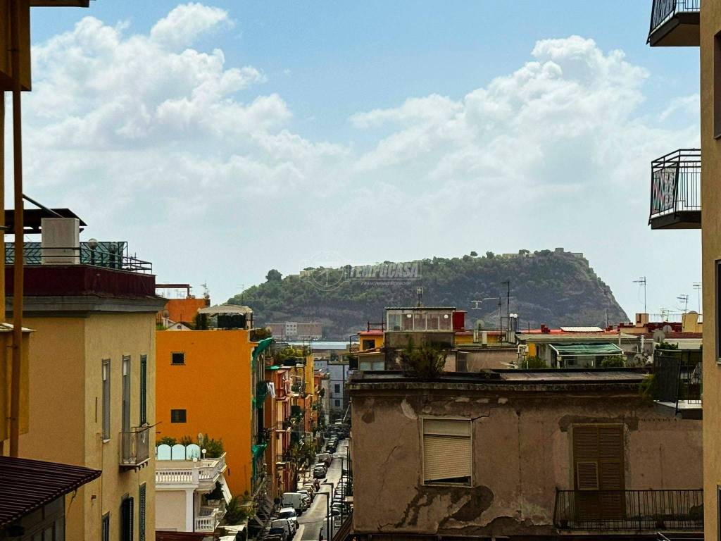 appartamento in vendita a Napoli in zona Bagnoli