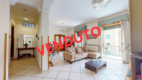 appartamento in vendita a Napoli in zona Arenella