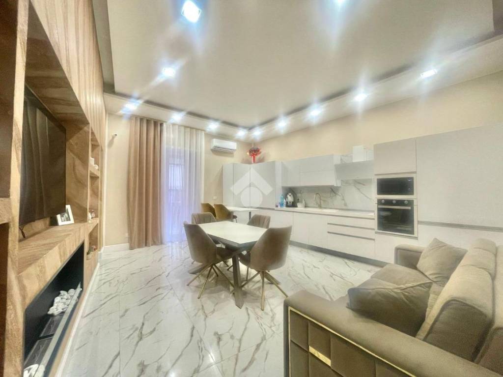 appartamento in vendita a Napoli in zona Stella