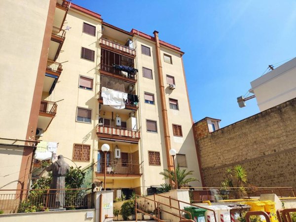 appartamento in vendita a Napoli in zona Secondigliano