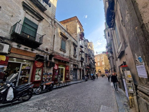 appartamento in vendita a Napoli in zona Stella
