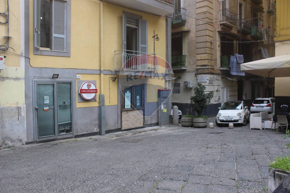 appartamento in vendita a Napoli in zona Pendino / San Giuseppe