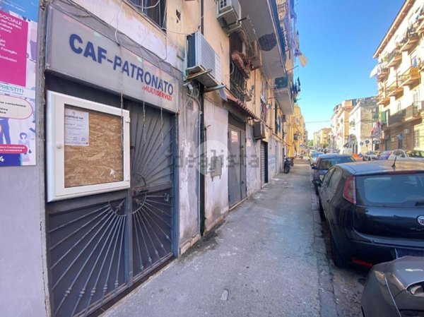 ufficio in vendita a Napoli in zona Bagnoli