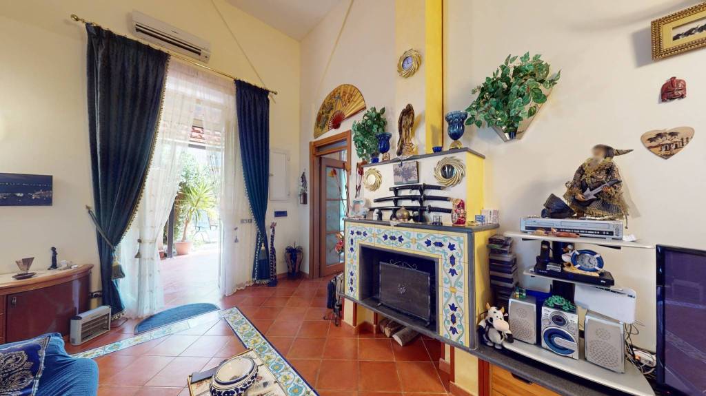 appartamento in vendita a Napoli in zona Stella