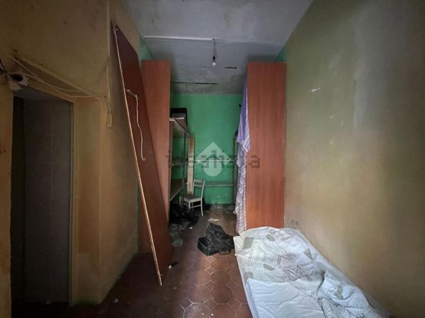 negozio in vendita a Napoli in zona Pendino / San Giuseppe