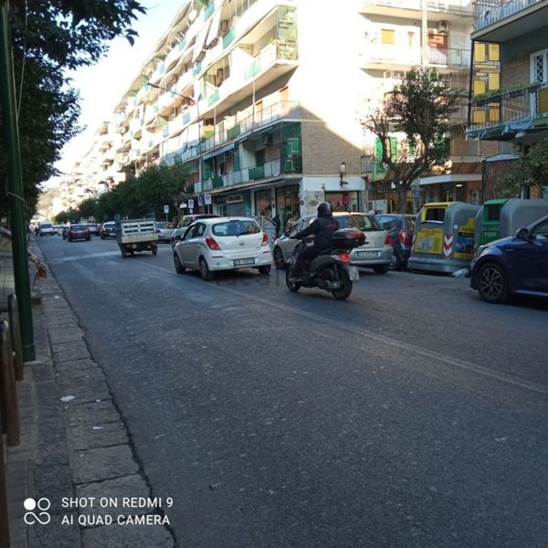 locale commerciale in vendita a Napoli in zona Soccavo