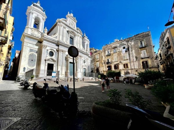 appartamento in vendita a Napoli in zona San Lorenzo