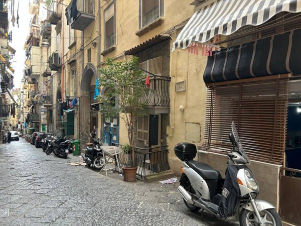 appartamento in vendita a Napoli in zona Montecalvario