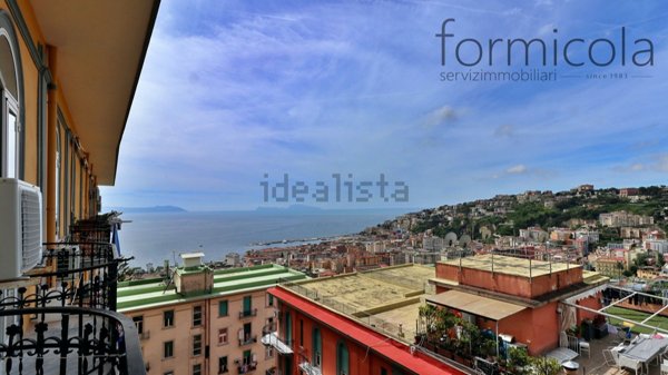 appartamento in vendita a Napoli in zona Chiaia