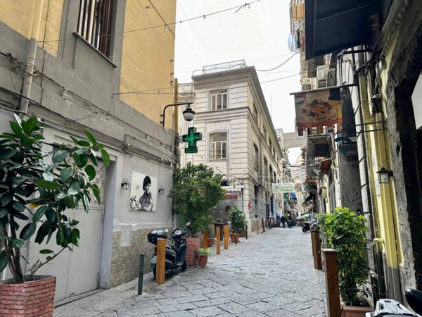 appartamento in vendita a Napoli in zona Stella
