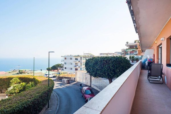 appartamento in vendita a Napoli in zona Chiaia