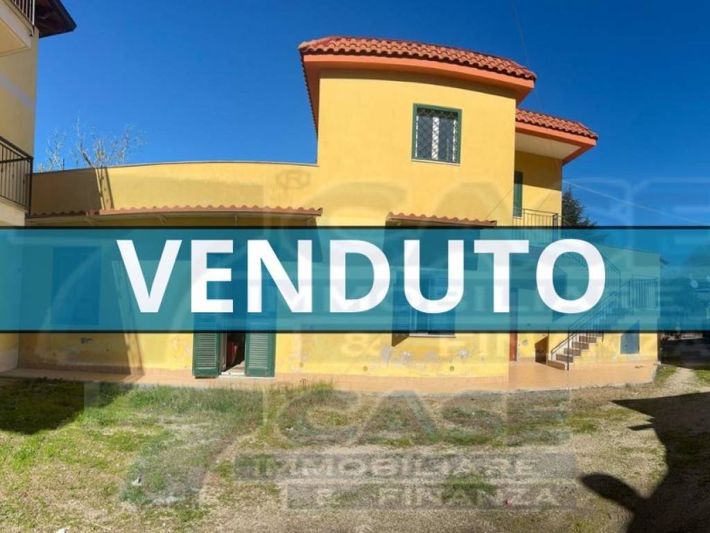 appartamento in vendita a Napoli in zona Bagnoli