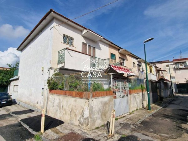 casa indipendente in vendita a Napoli in zona San Giovanni a Teduccio