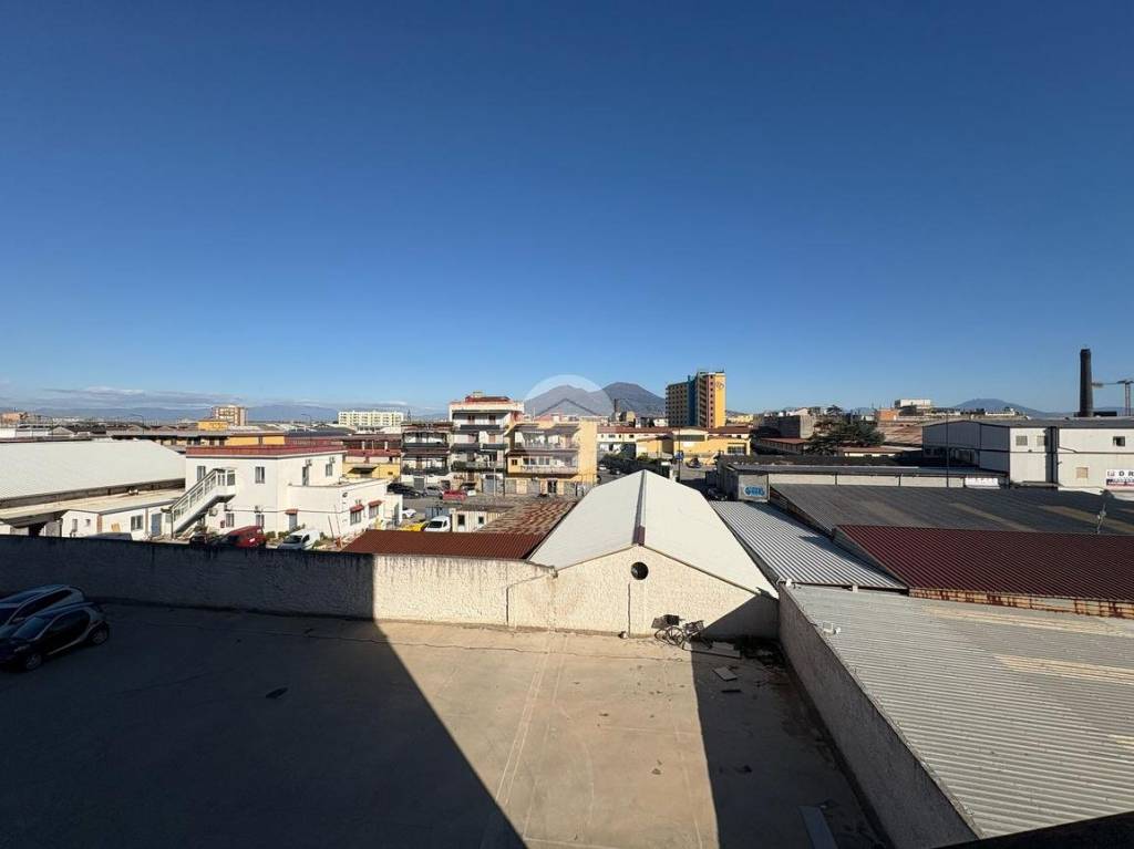 ufficio in vendita a Napoli in zona Zona Industriale-Ferrovia