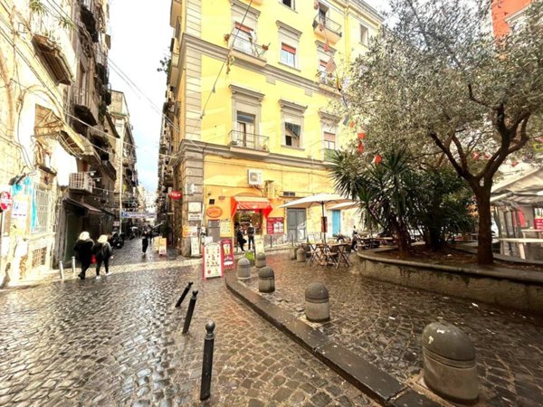 appartamento in vendita a Napoli in zona Pendino / San Giuseppe
