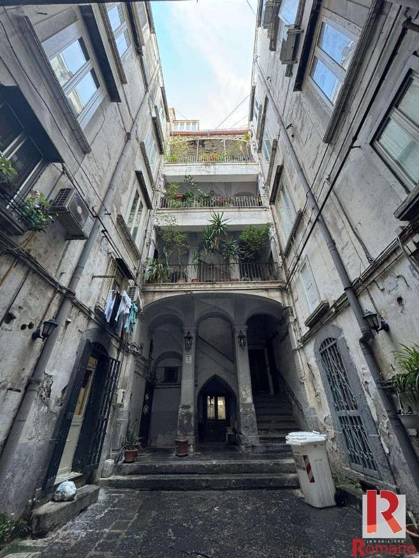 appartamento in vendita a Napoli in zona Montecalvario