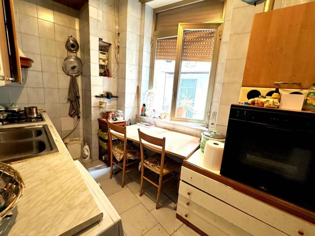 appartamento in vendita a Napoli in zona San Ferdinando
