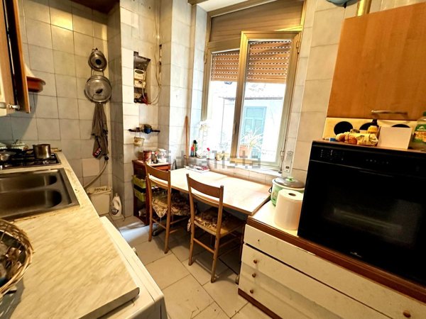 appartamento in vendita a Napoli in zona San Ferdinando