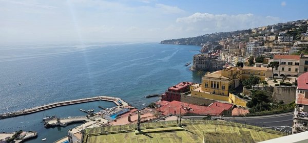 appartamento in vendita a Napoli in zona Posillipo