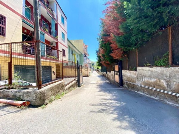 appartamento in vendita a Napoli in zona Bagnoli