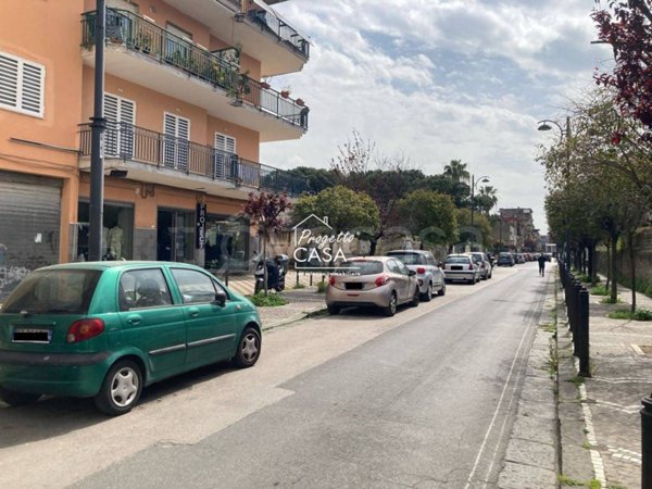 appartamento in vendita a Napoli in zona Barra