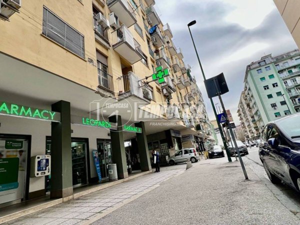 appartamento in vendita a Napoli in zona Fuorigrotta