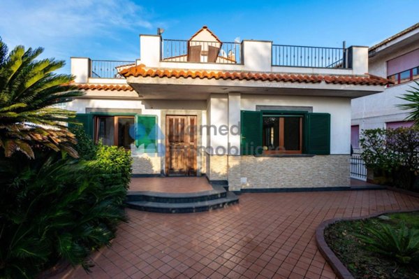 casa indipendente in vendita a Napoli in zona Camaldoli