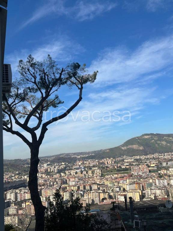 appartamento in vendita a Napoli in zona Posillipo