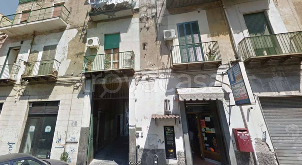 negozio in vendita a Napoli in zona Barra