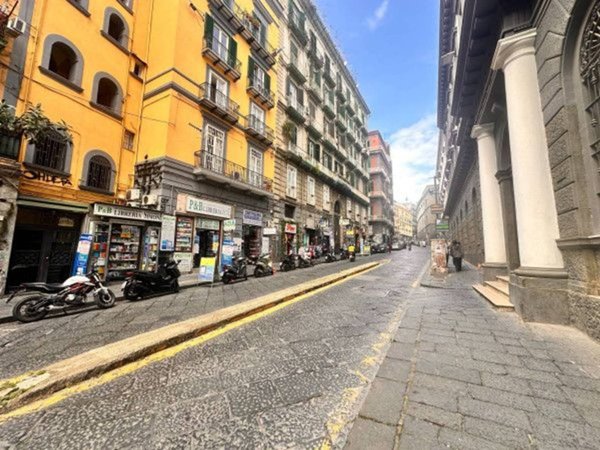 appartamento in vendita a Napoli in zona Stella
