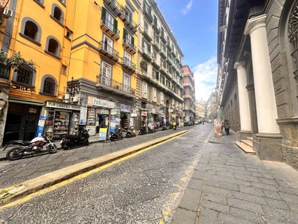 appartamento in vendita a Napoli in zona Stella