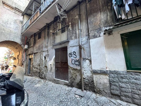 appartamento in vendita a Napoli in zona Poggioreale