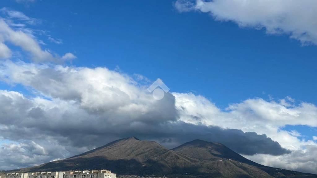 appartamento in vendita a Napoli in zona Barra