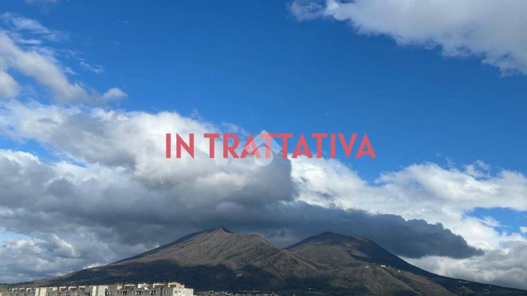 appartamento in vendita a Napoli in zona Barra