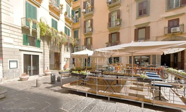 monolocale in vendita a Napoli in zona Chiaia