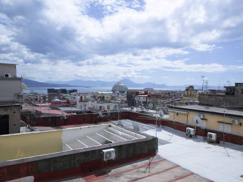 appartamento in vendita a Napoli in zona Stella