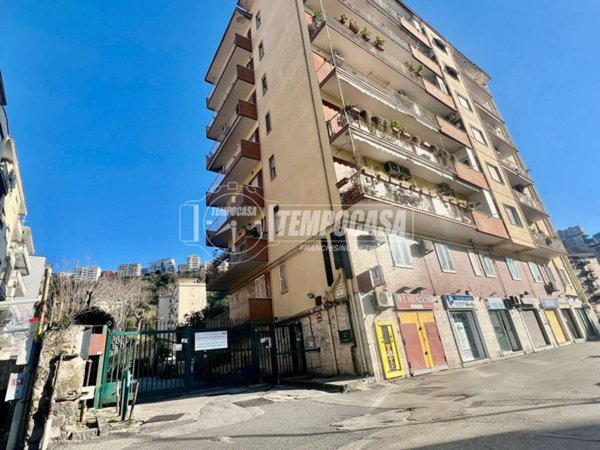 appartamento in vendita a Napoli in zona Fuorigrotta