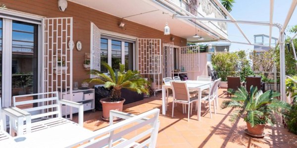 appartamento in vendita a Napoli in zona Posillipo