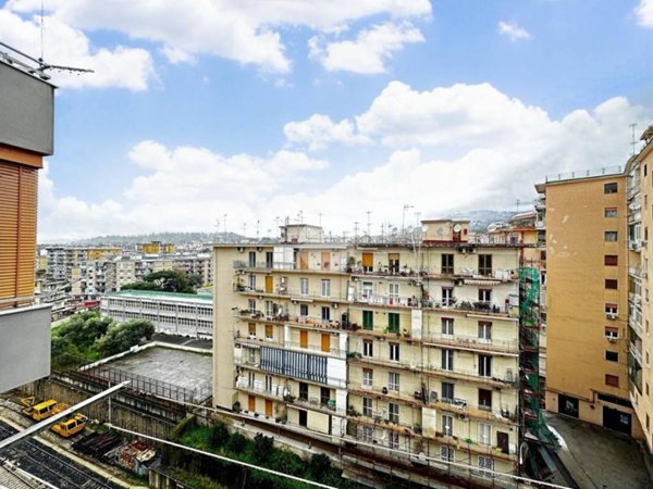 appartamento in vendita a Napoli in zona Fuorigrotta