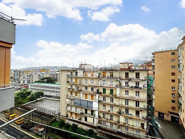 appartamento in vendita a Napoli in zona Fuorigrotta
