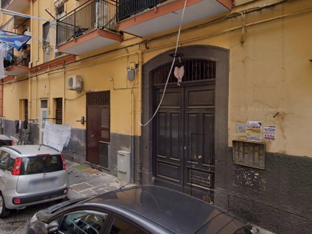 locale commerciale in vendita a Napoli