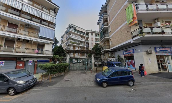 appartamento in vendita a Napoli in zona San Carlo all'Arena