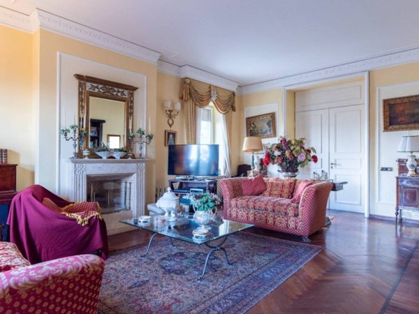 casa indipendente in vendita a Napoli in zona Posillipo