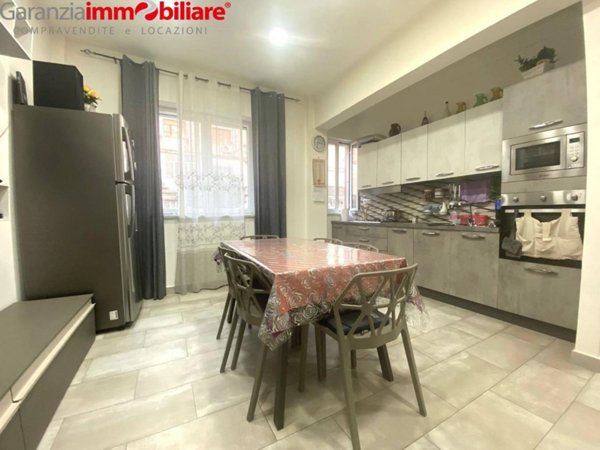 appartamento in vendita a Napoli in zona San Lorenzo