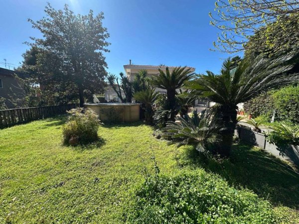 casa indipendente in vendita a Napoli in zona Posillipo