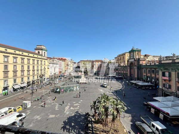 appartamento in vendita a Napoli in zona Stella